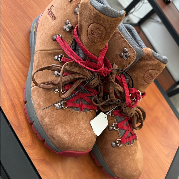 Men's Danner 4.5" Mountain 600 Waterproof Boots - Picture 2 of 16